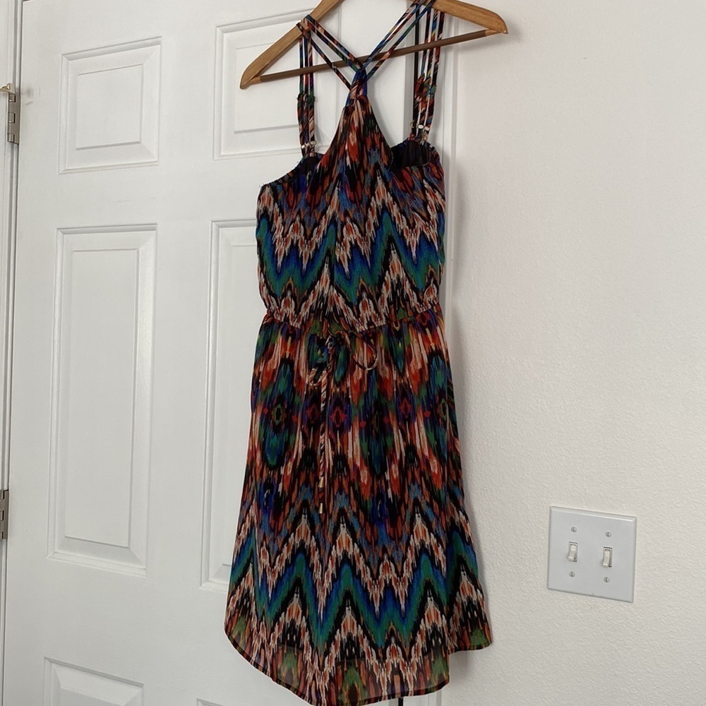 Speed Control sleeveless mini sundress with stunning bright colors. - Picture 4 of 16
